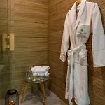 Caleyro Boutique - 