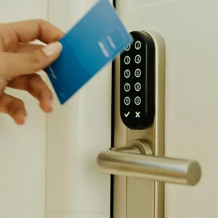 Апарт-готель Caleyro Boutique - 