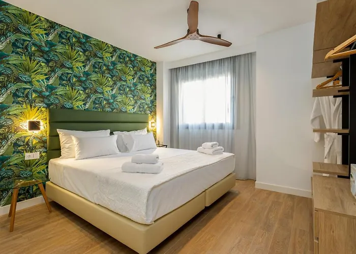 Caleyro Boutique - Parking Incluido 4*