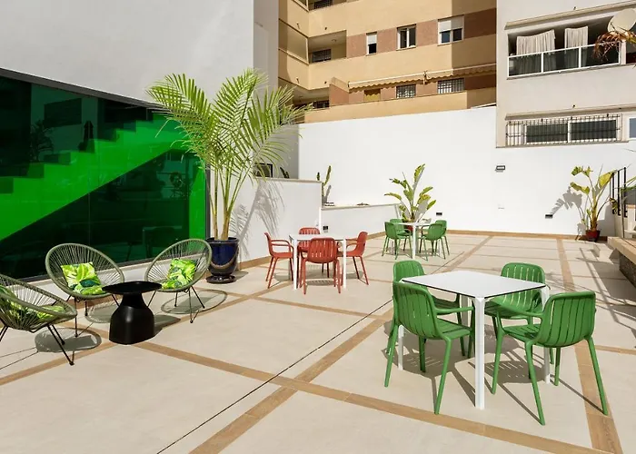 Caleyro Boutique - Parking Incluido Appart hôtel 4*