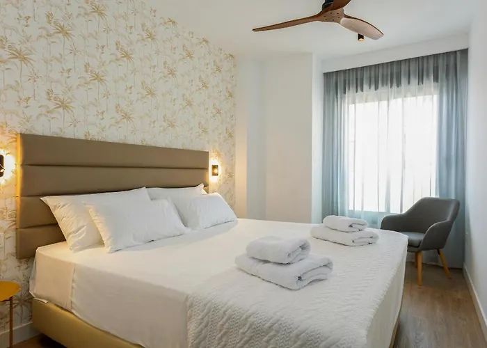 Caleyro Boutique - Parking Incluido 4* Fuengirola