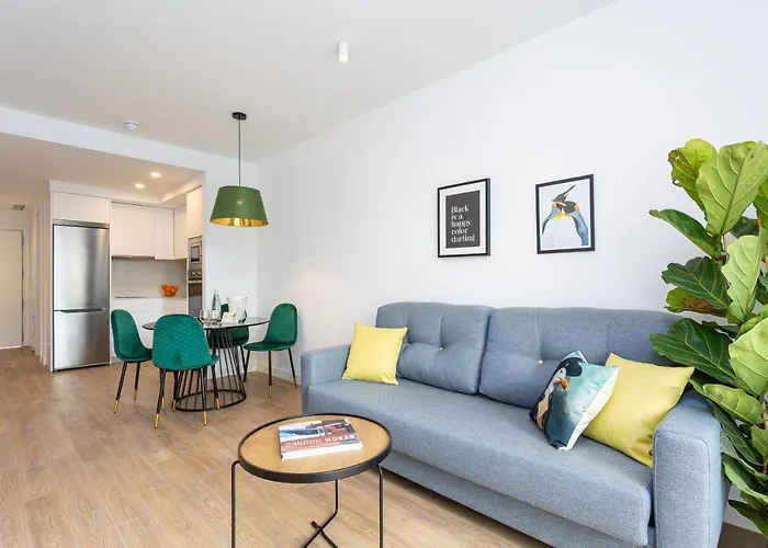 Caleyro Boutique - Parking Incluido Appart hôtel 4*