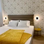 Caleyro Boutique - 